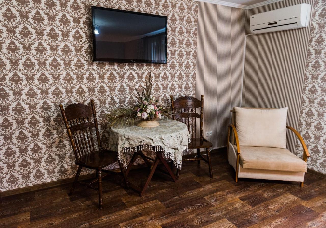 Golden Park Apartments Umanʼ Exterior foto